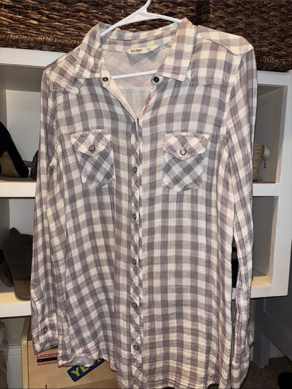 Old Navy Men's Light Gray and White Plaid Button-Down Shirt